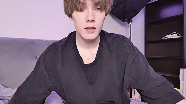 callmenineoneseven online show from 10.19.25