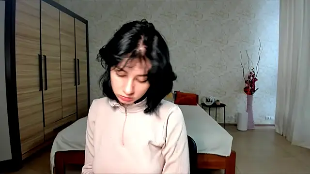 Snapshot of JulisSweet chatting on 12.23.24 JulisSweet online show from 12.23.24