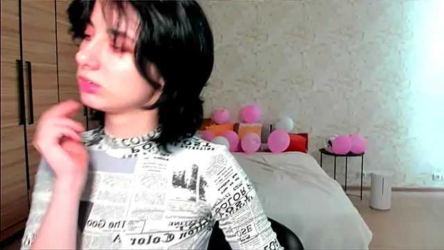 Snapshot of JulisSweet chatting on 02.15.25 JulisSweet online show from 02.15.25
