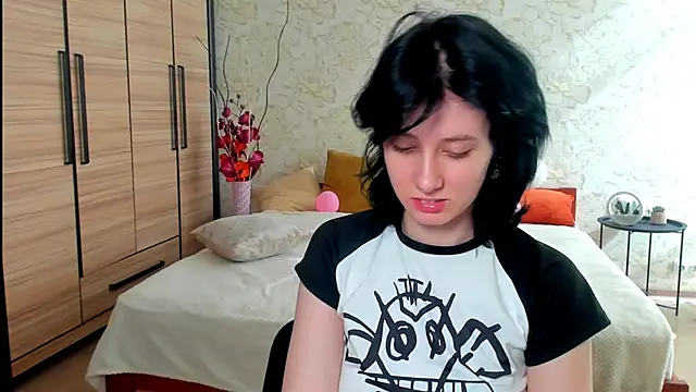 Snapshot of JulisSweet chatting on 03.15.25 JulisSweet online show from 03.15.25