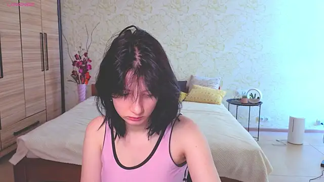 Snapshot of JulisSweet chatting on 09.15.25 JulisSweet online show from 09.15.25