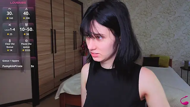 JulisSweet online show from 10.31.25