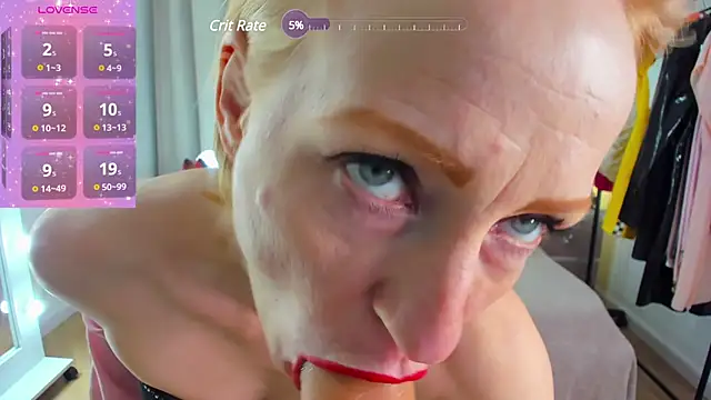 Snapshot of SquirtyAlisa chatting on 01.03.25 SquirtyAlisa online show from 01.03.25