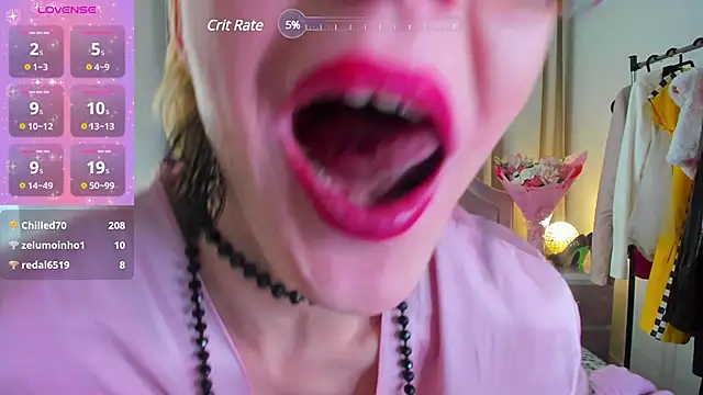 Snapshot of SquirtyAlisa chatting on 01.05.25 SquirtyAlisa online show from 01.05.25