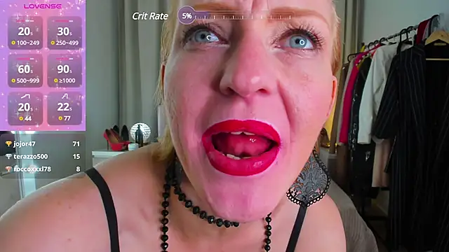 Snapshot of SquirtyAlisa chatting on 01.18.25 SquirtyAlisa online show from 01.18.25