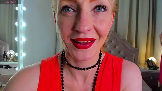 Snapshot of SquirtyAlisa chatting on 01.29.25 SquirtyAlisa online show from 01.29.25