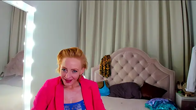 Snapshot of SquirtyAlisa chatting on 02.20.25 SquirtyAlisa online show from 02.20.25