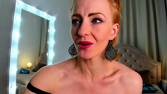 Snapshot of SquirtyAlisa chatting on 03.15.25 SquirtyAlisa online show from 03.15.25
