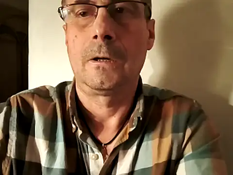 Snapshot of gendos777 chatting on 12.18.25 gendos777 online show from 12.18.25