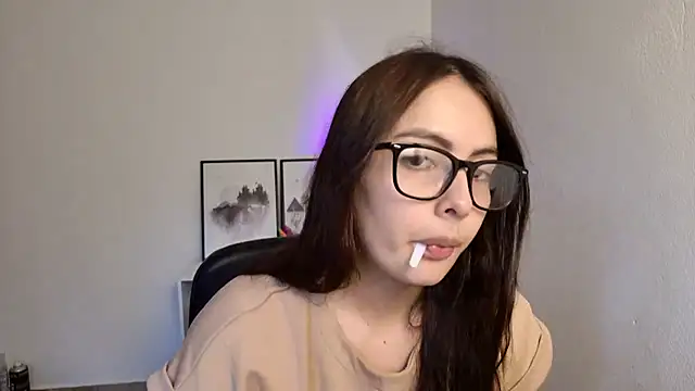 Snapshot of lalawhitte chatting on 07.18.26 lalawhitte online show from 07.18.26