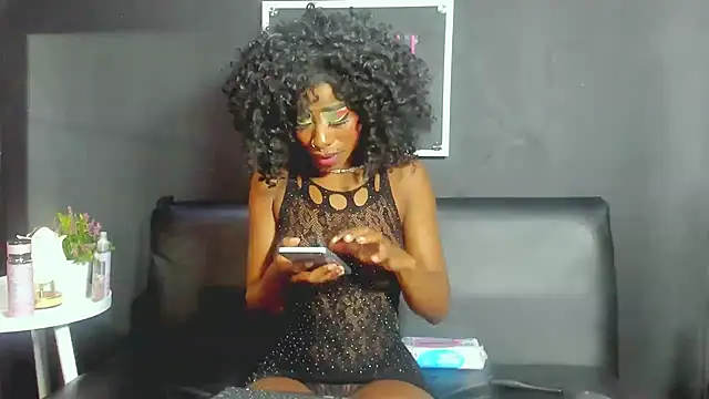 Snapshot of Ebonydollxx chatting on 09.09.25 Ebonydollxx online show from 09.09.25
