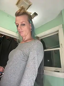 Cutetrans90 online show from 12.21.25