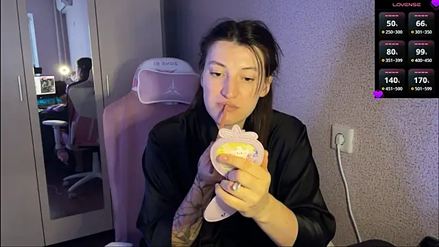 Katrin  kiss online show from 02.11.25