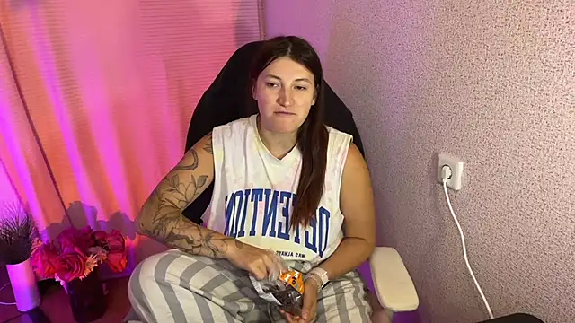 Katrin  kiss online show from 10.18.25