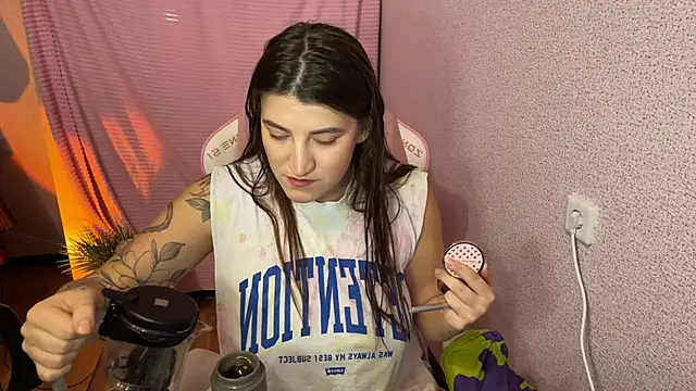 Katrin  kiss online show from 12.04.25