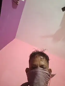 Snapshot of ind_hero chatting on 09.29.25 ind hero online show from 09.29.25