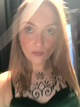 Snapshot of Goldloeckchen159 chatting on 09.28.25 Goldloeckchen159 online show from 09.28.25