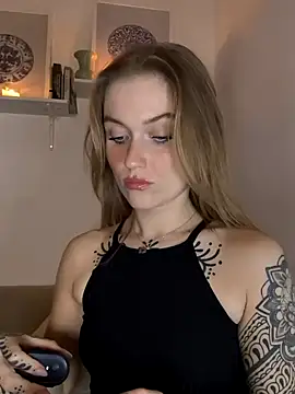 Snapshot of Goldloeckchen159 chatting on 10.22.25 Goldloeckchen159 online show from 10.22.25