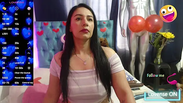 Snapshot of Cristal_cherry chatting on 02.15.25 Cristal cherry online show from 02.15.25