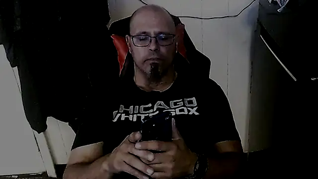 KrazyLegz online show from 10.08.25