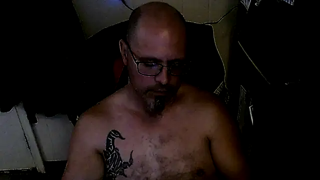 KrazyLegz online show from 10.26.25