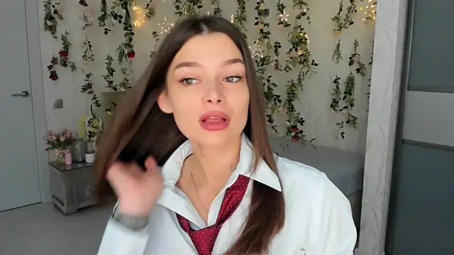 Snapshot of ContinentOfTranquility chatting on 10.16.25 ContinentOfTranquility online show from 10.16.25