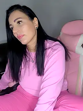 Snapshot of ReiyaRey chatting on 10.29.25 ReiyaRey online show from 10.29.25