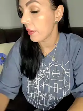 ReiyaRey online show from 11.04.25