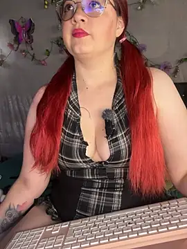 Snapshot of NinaGauther chatting on 06.26.26 NinaGauther online show from 06.26.26