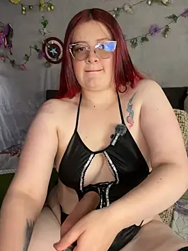 Snapshot of NinaGauther chatting on 07.30.26 NinaGauther online show from 07.30.26