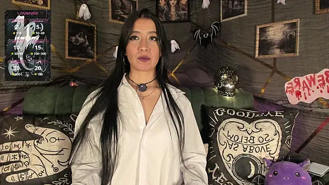 Bellax99  online show from 10.24.25