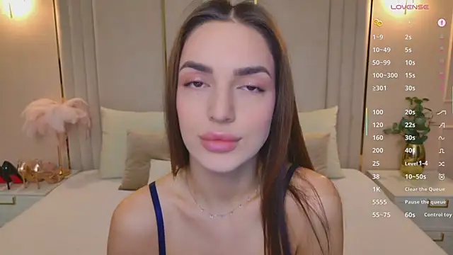 Snapshot of BellaHalles chatting on 01.19.26 BellaHalles online show from 01.19.26