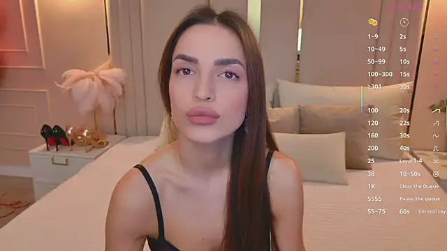 Snapshot of BellaHalles chatting on 02.08.26 BellaHalles online show from 02.08.26