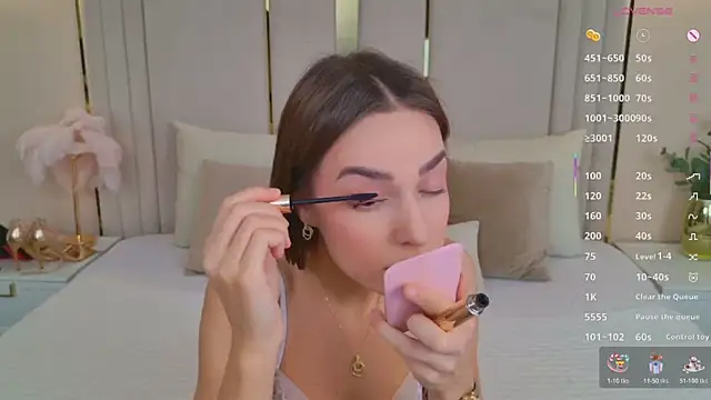 Snapshot of BellaHalles chatting on 02.23.26 BellaHalles online show from 02.23.26