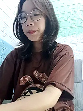 Snapshot of Nanoko chatting on 04.18.26 Nanoko online show from 04.18.26