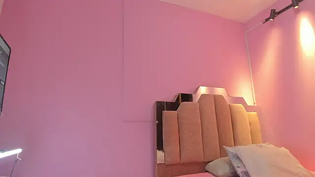 LoveQueen2 online show from 09.26.25