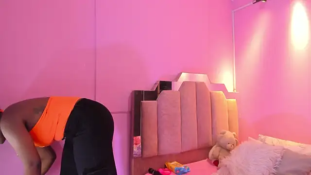 LoveQueen2 online show from 10.11.25