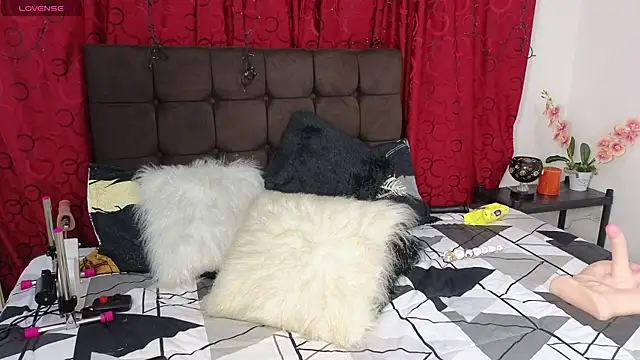 Majuu   online show from 09.10.25