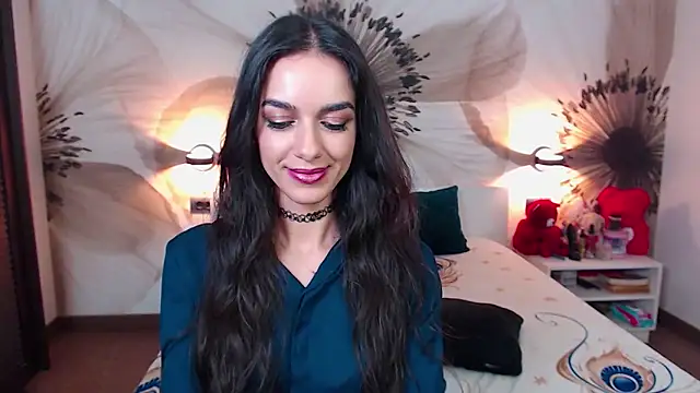 Snapshot of KatherineBisou chatting on 10.08.25 KatherineBisou online show from 10.08.25