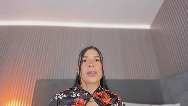 emelie 89 online show from 01.06.26