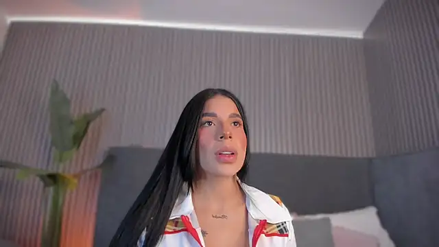 emelie 89 online show from 05.13.26