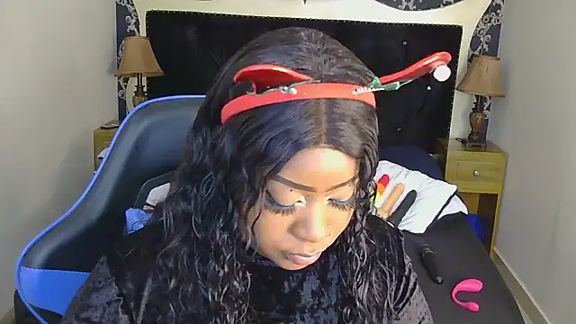 TrixieMar online show from 12.31.24