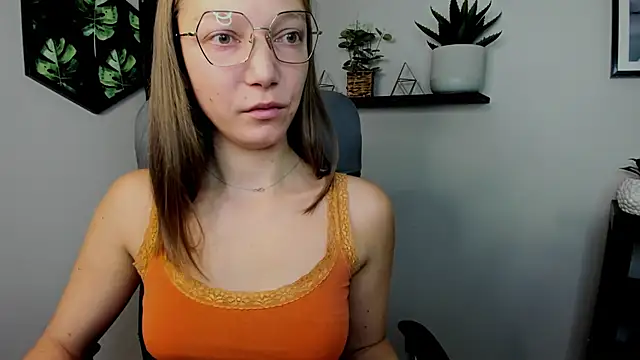 EmillyPlay online show from 12.13.24