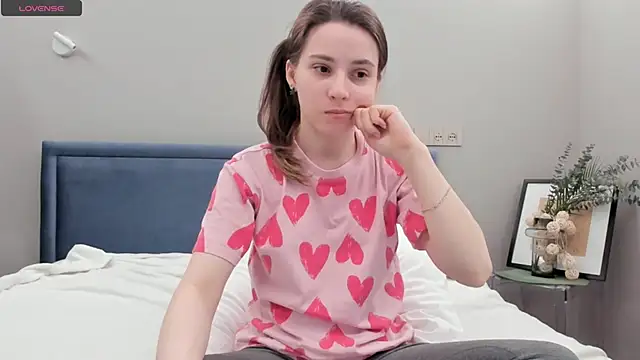 DonnaBurkee online show from 03.08.25