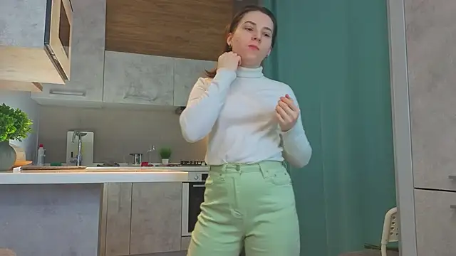 Snapshot of DonnaBurkee chatting on 04.06.26 DonnaBurkee online show from 04.06.26