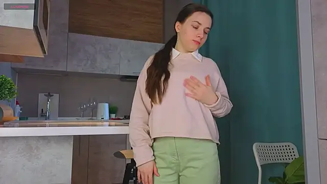 Snapshot of DonnaBurkee chatting on 04.10.26 DonnaBurkee online show from 04.10.26