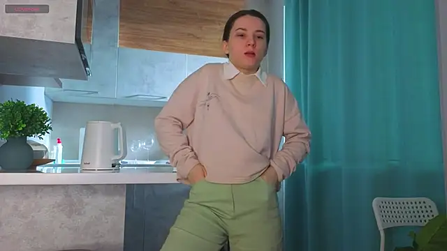 Snapshot of DonnaBurkee chatting on 04.11.26 DonnaBurkee online show from 04.11.26