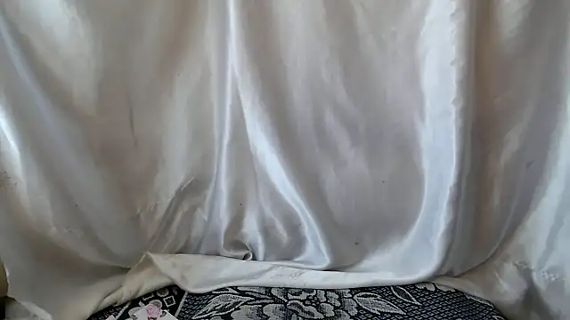 Burberrry  online show from 03.08.25