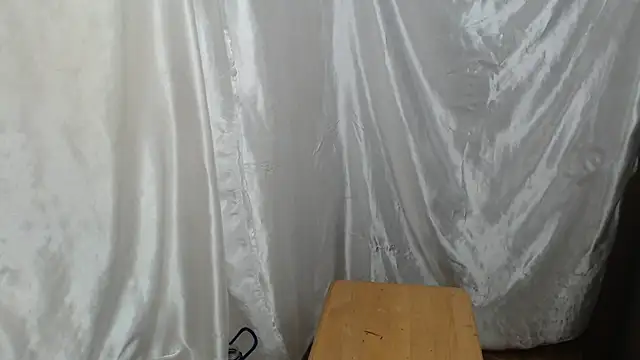 Burberrry  online show from 09.24.25