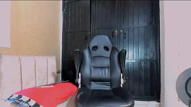 naugthy dominant online show from 01.14.25